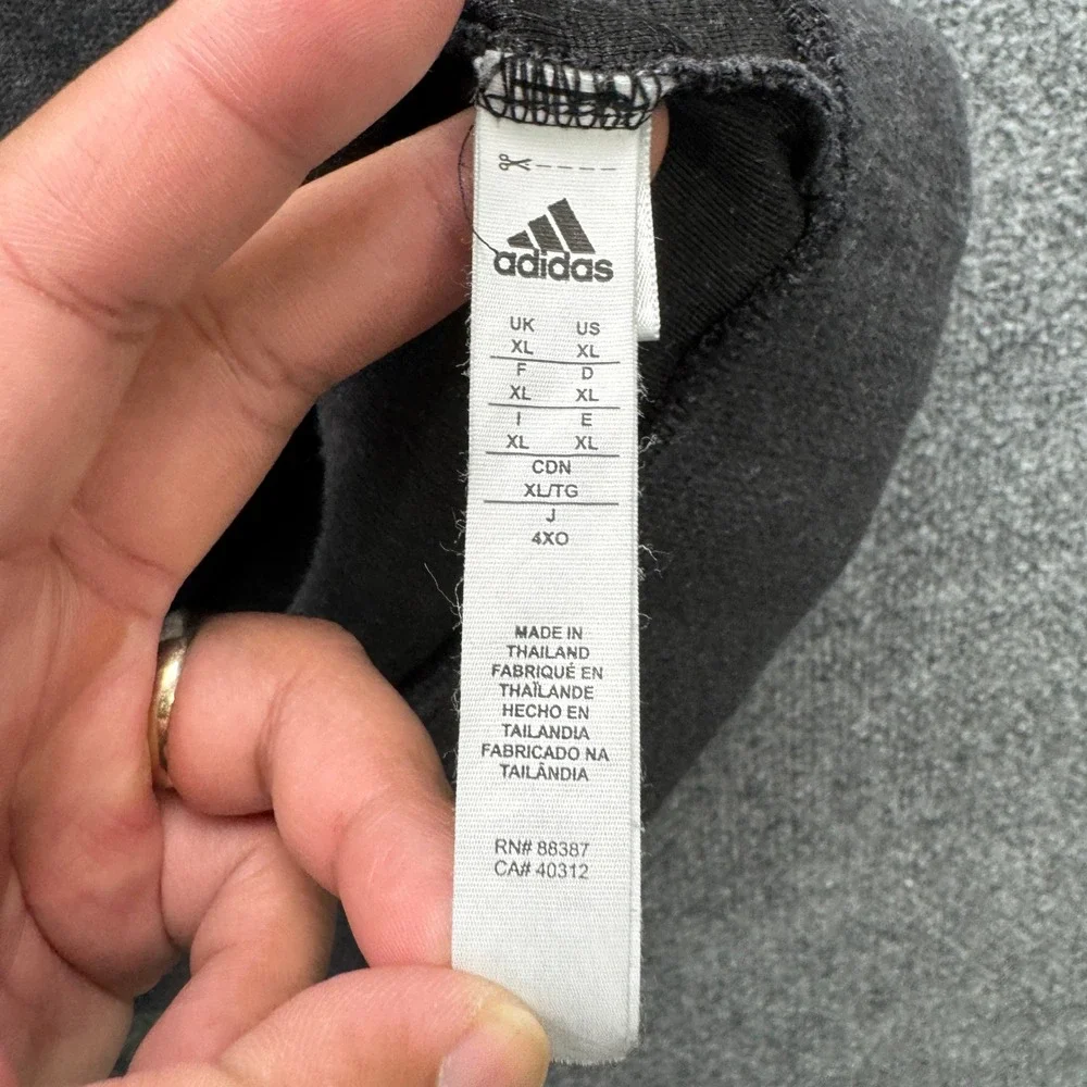 Adidas‎ One Game To Glory Sweatshirt Men's Size XL Gray V-Neck Staff Graphic